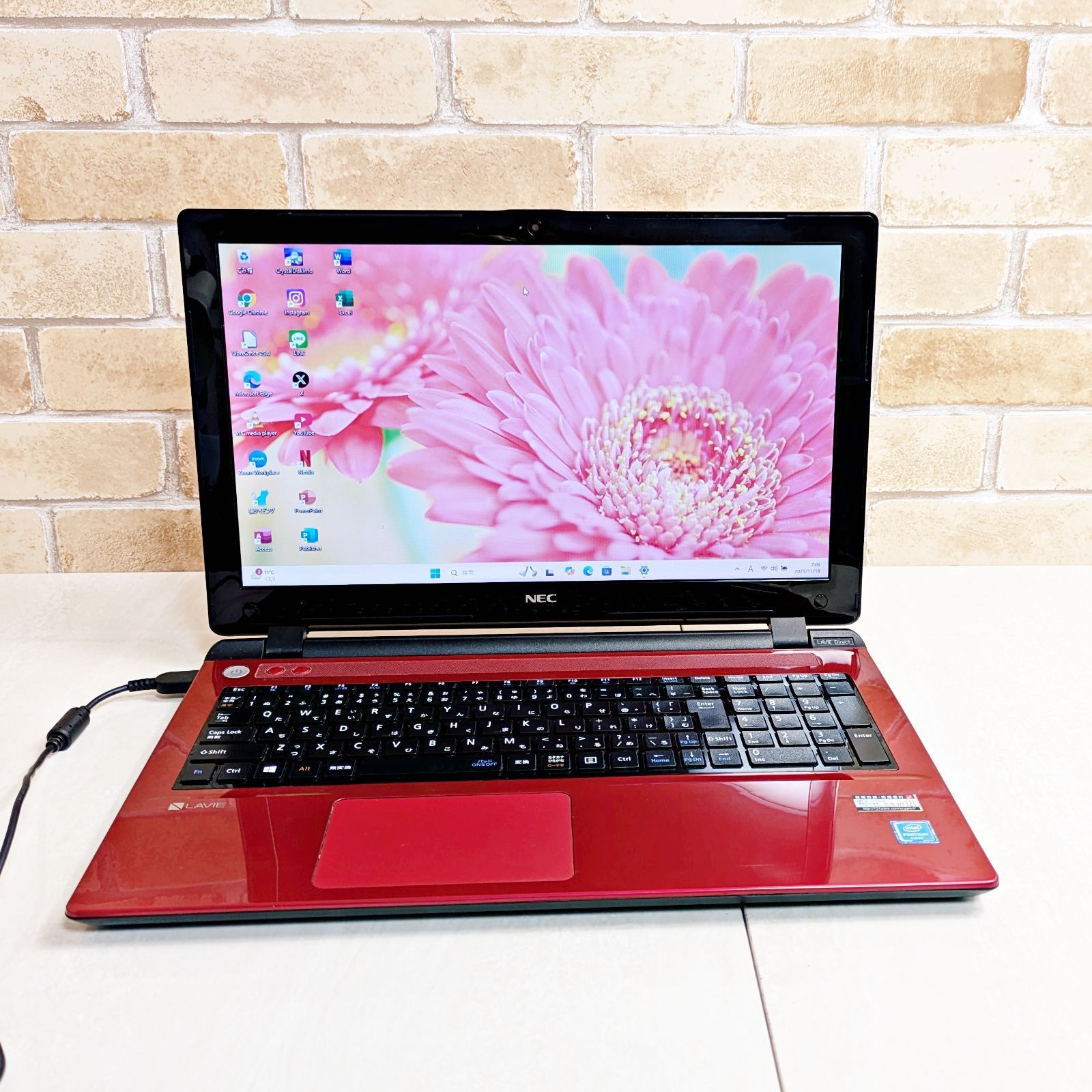 オフィス付き☆新品SSD爆速/メモリ8G/初心者OK！Windows11ノート