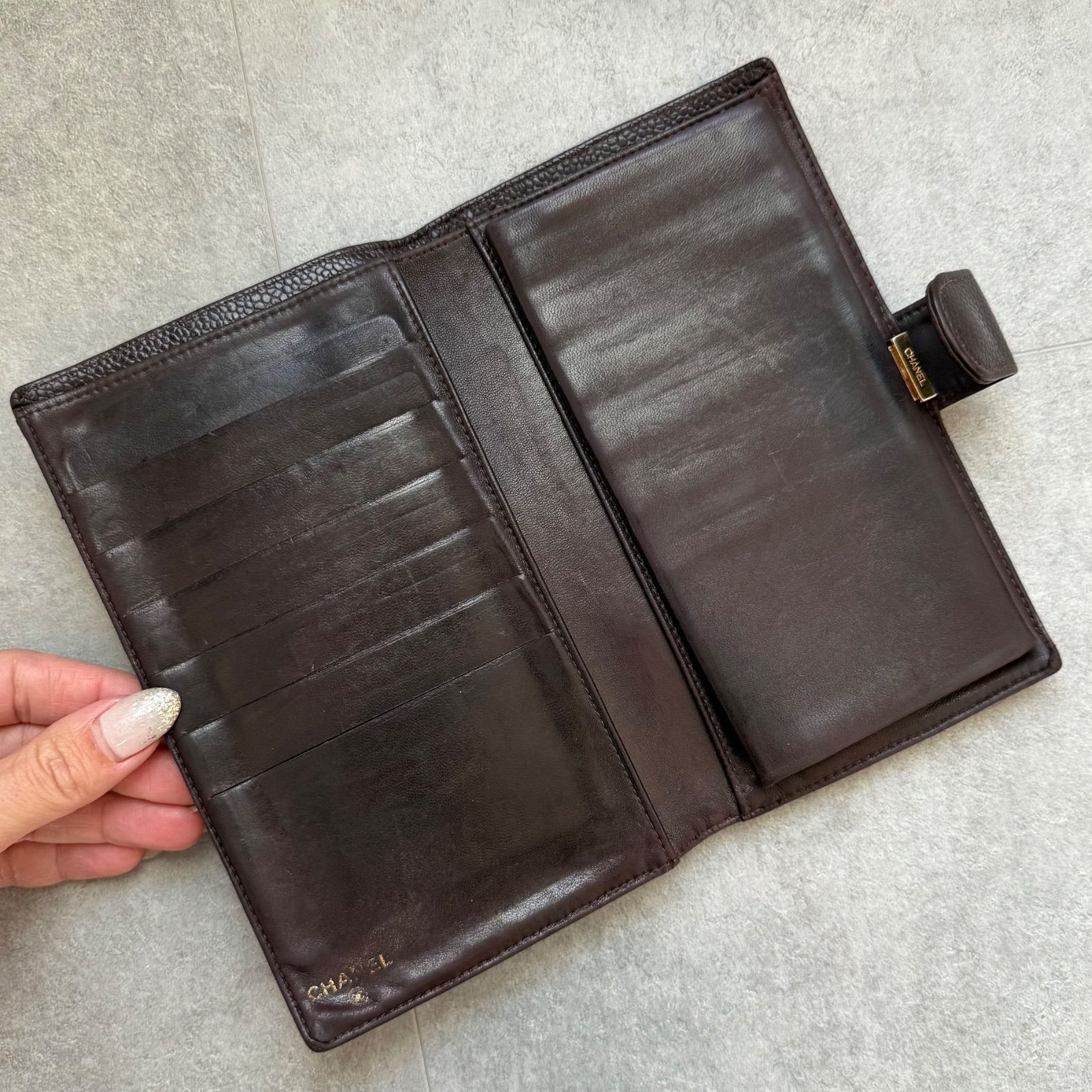 美品✨CHANEL シャネル ココマーク デカココ キャビアスキン 二つ折財布 CHANEL シャネル ココマーク ブラック 2つ折りがま口財布 キャビア