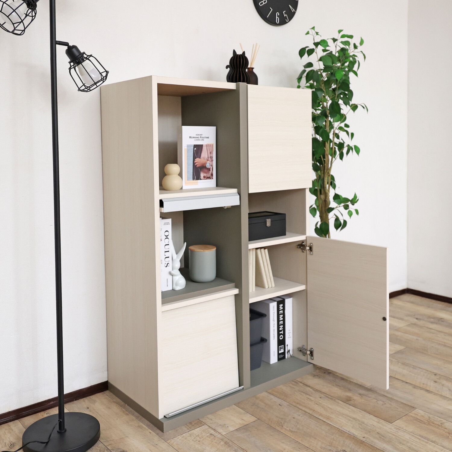 モデルルーム展示品メイプル色のキャビネット モデルルーム展示品メイプル色のキャビネット 割引家具・インテリア