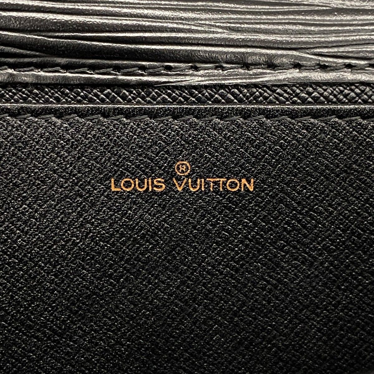 LOUIS VUITTON ルイヴィトン クラッチバッグ イエナ エピ ルイ・ヴィトン(Louis Vuitton) ルイ・ヴィトン クラッチバッグ エピ
