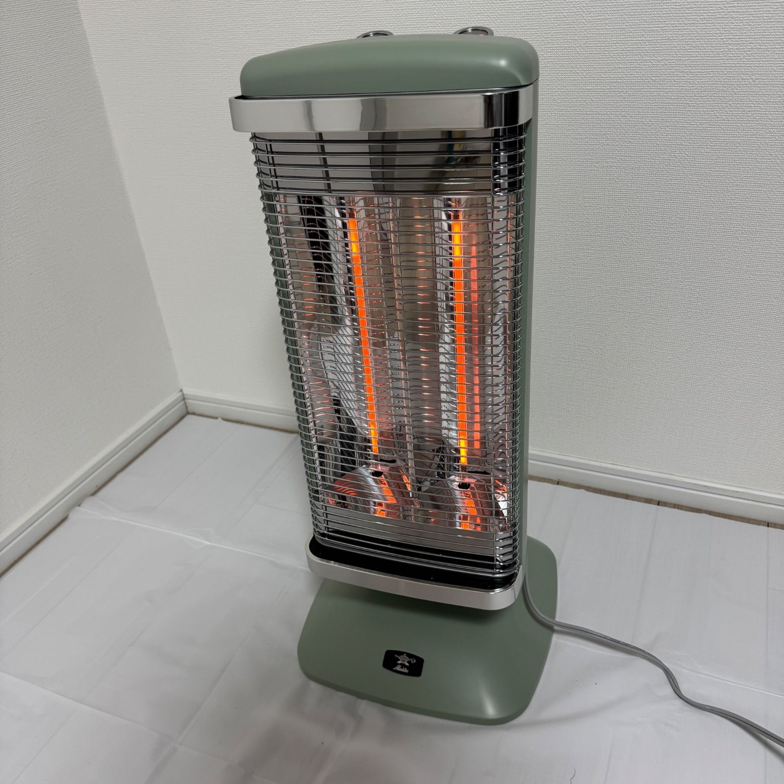 【未使用】アラジン 遠赤グラファイトヒーター CAH-2G10EY(W) Aladdin アラジン CAH-2G10EY 遠赤グラファイトヒーター 1000W 2024年