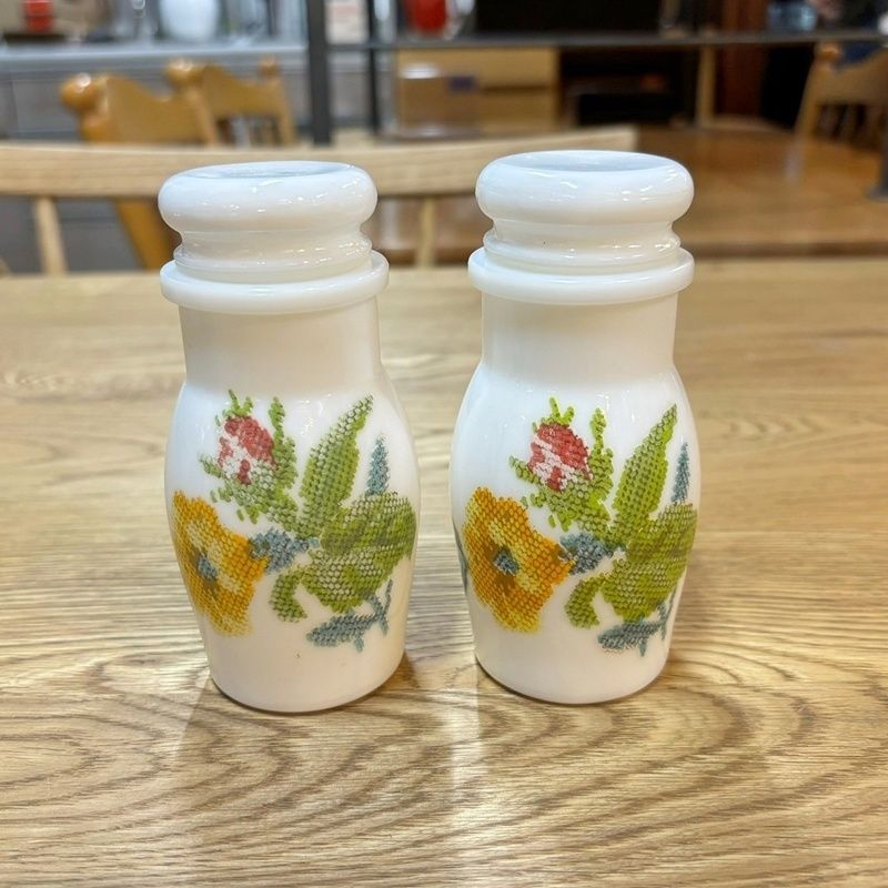 Vintage spice jars - Etsy 日本 ヴィンテージ ミルクガラス 調味料