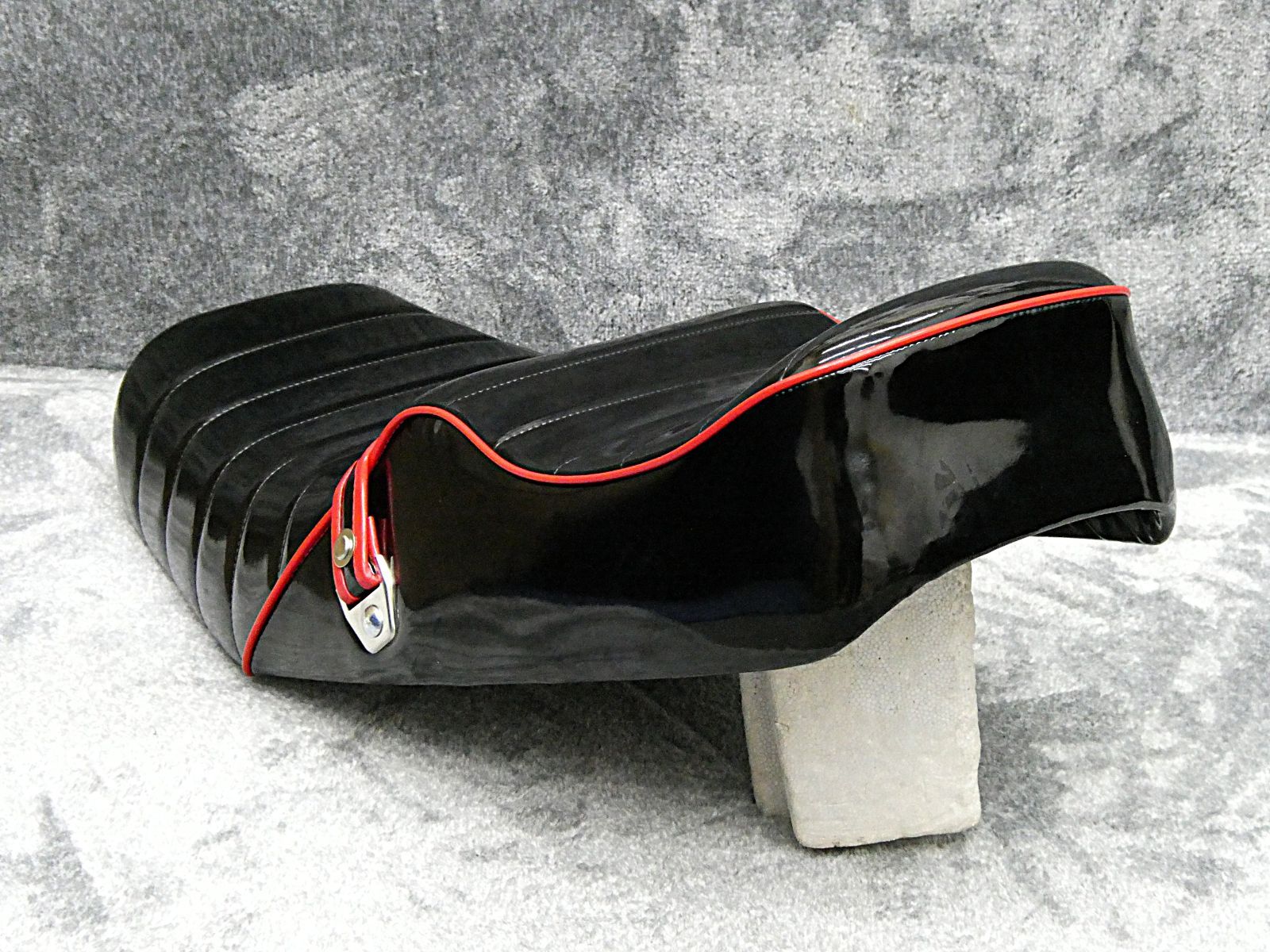 ホーク2 角タンク用 黒赤エナ タックロールシート/完成品CB250T