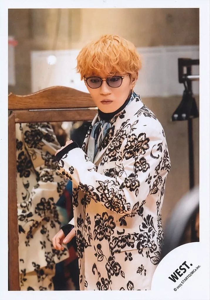 中古】生写真(STARTO) WEST./神山智洋/上半身/シングル「ウェッサイ