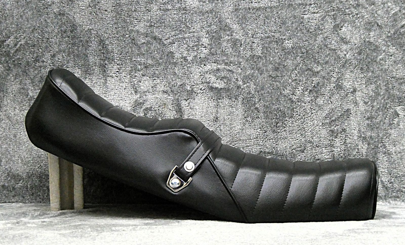 CB250T 400T タックロールシート 角タンク用 ホーク CB250/400T ホーク2 角タンク用 タックロール | カスタムシートの