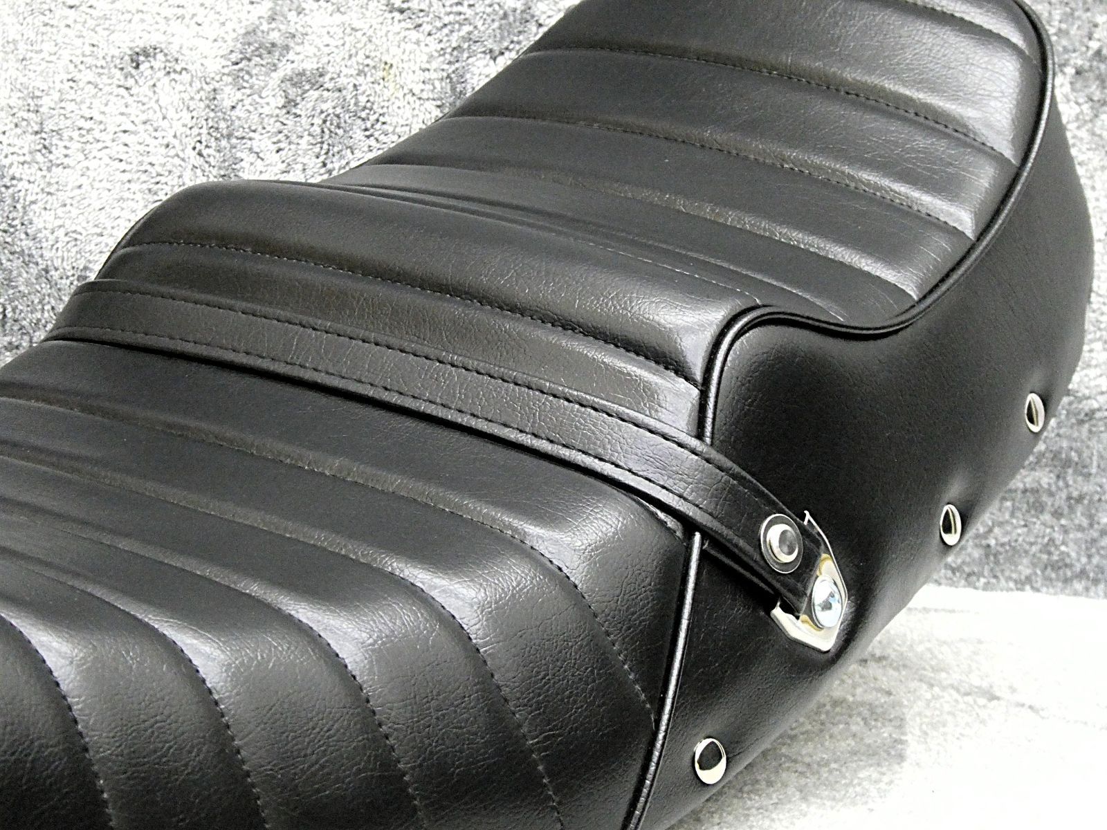 ホーク2 角タンク用 鋲打ち 黒皮 タックロールシート/完成品CB250T