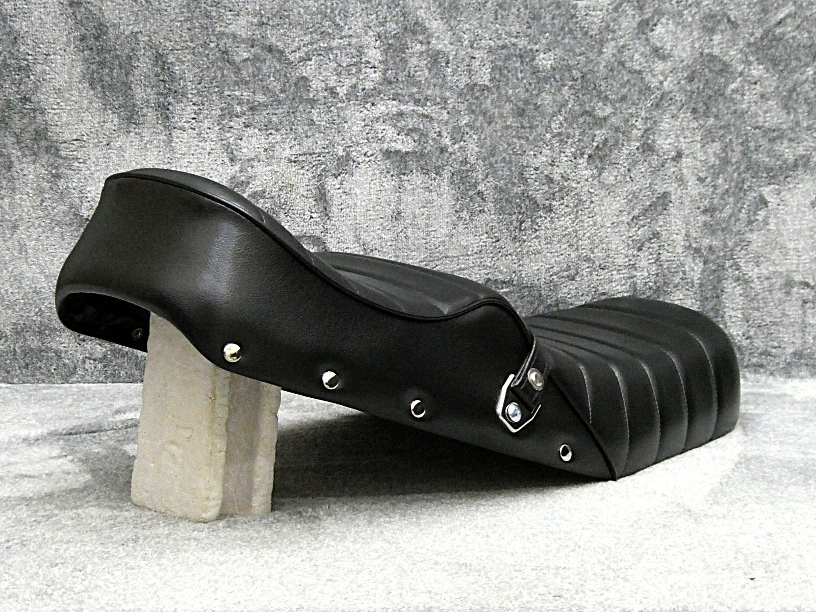 ホーク2 角タンク用 鋲打ち 黒皮 タックロールシート/完成品CB250T