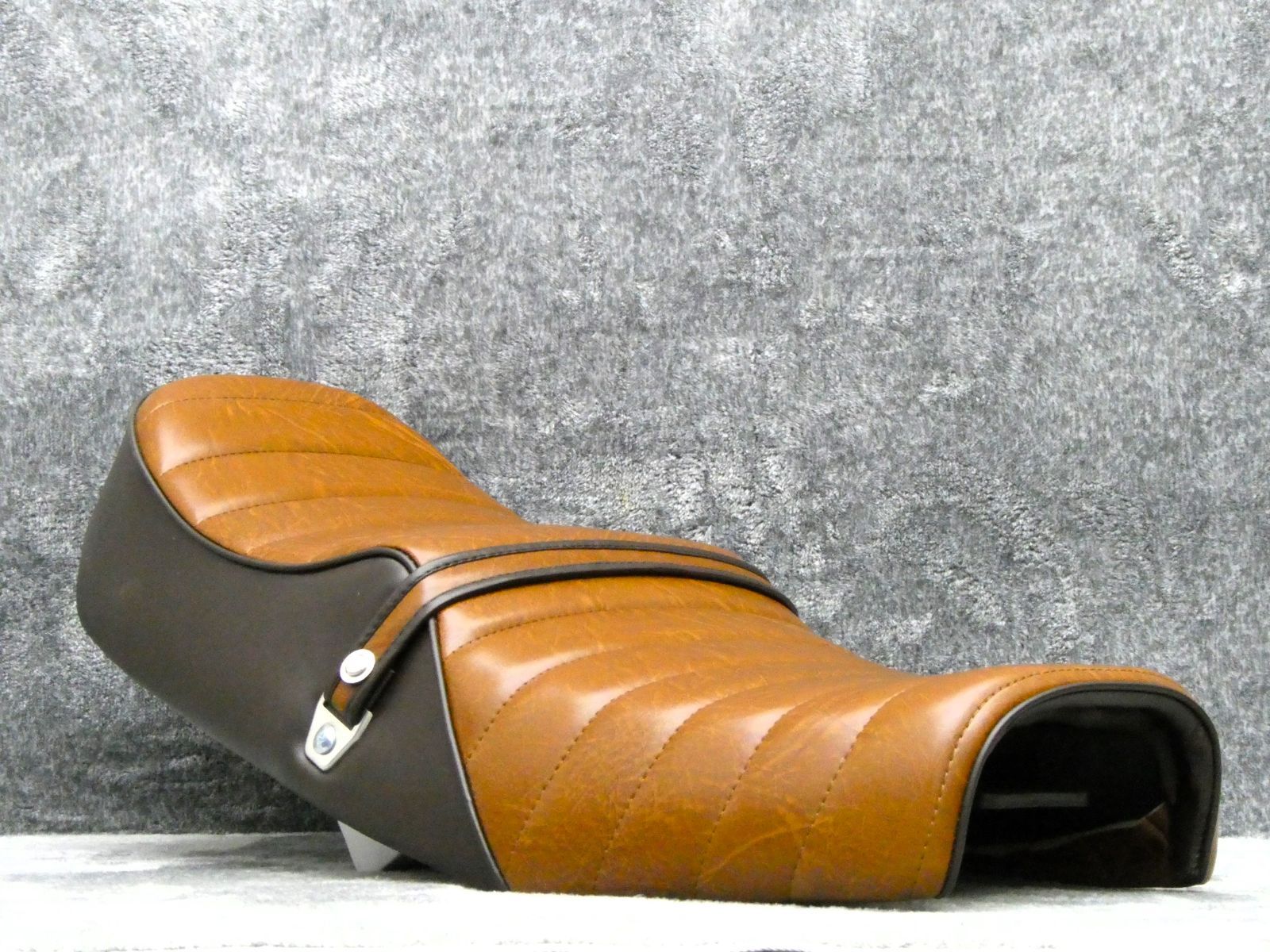 ホーク2 角タンク用 茶ツートン タックロールシート/完成品CB250T