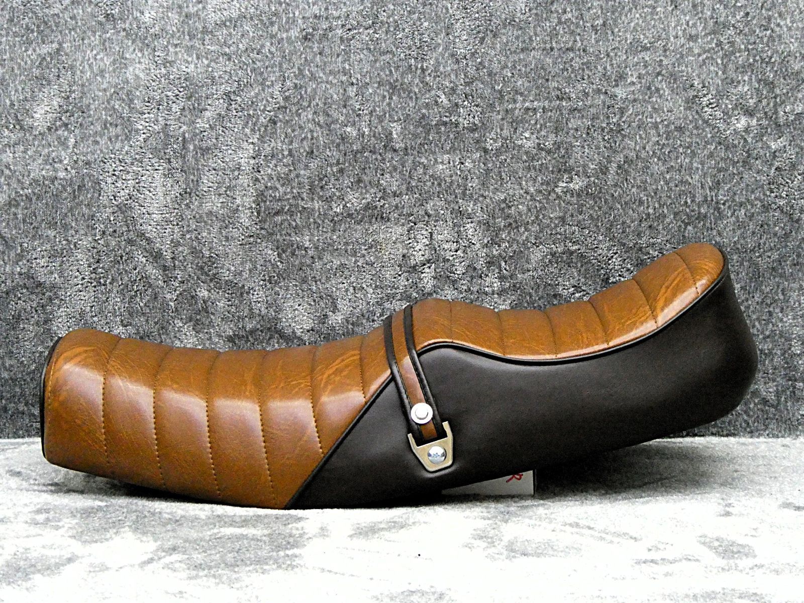 ホーク2 角タンク用 茶ツートン タックロールシート/完成品CB250T