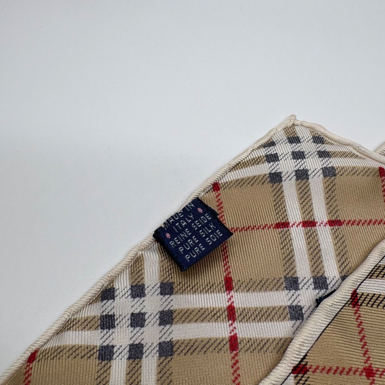 バーバリー ドッグプリント シルクスカーフ 野方店 - メルカリ