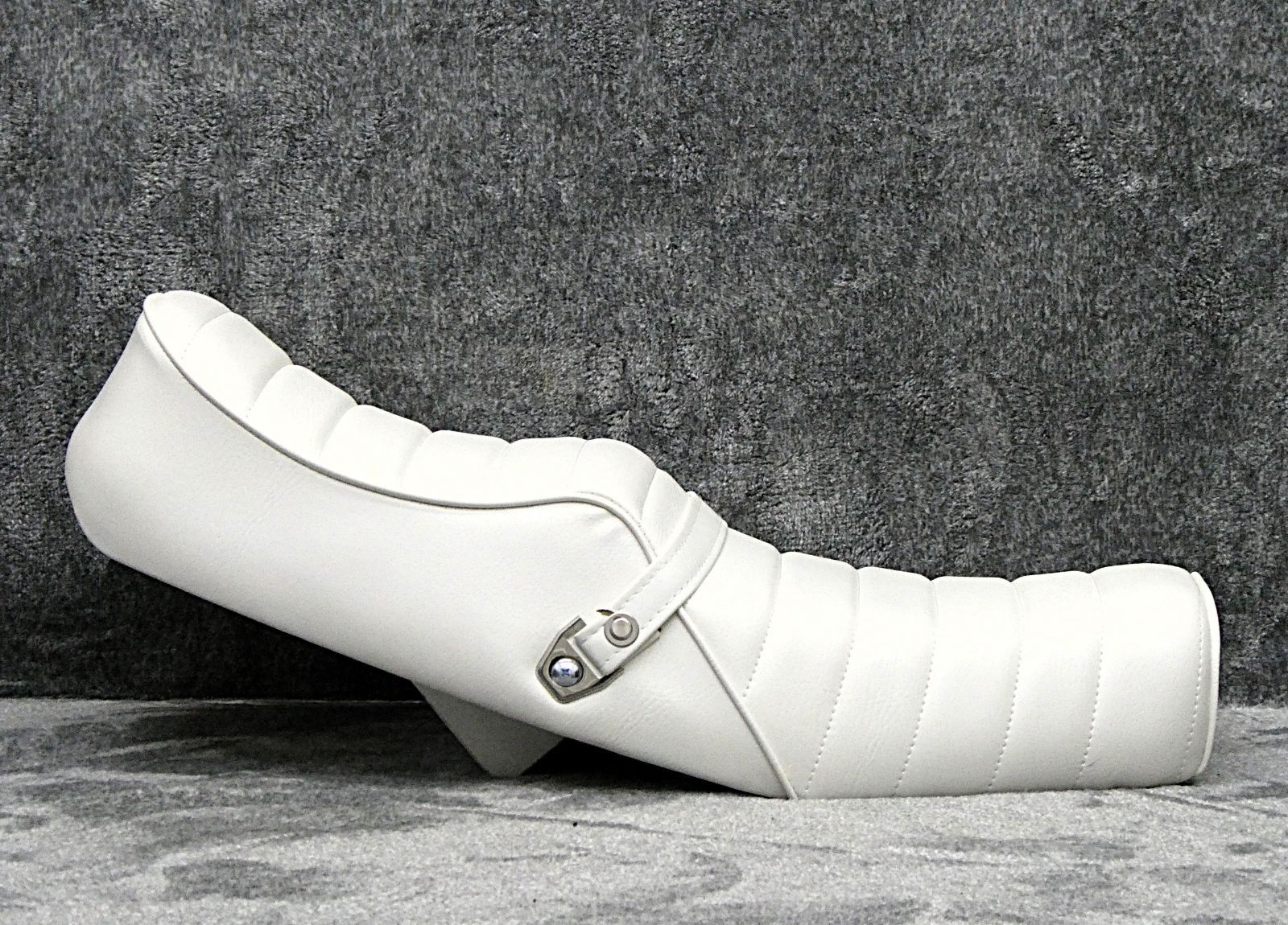 ＧＳ４００　白皮　タックロールシート/②ホワイト あんこ抜き 白皮 GS400 白 レザー タックロール シート/ホワイト あんこ抜き 白皮