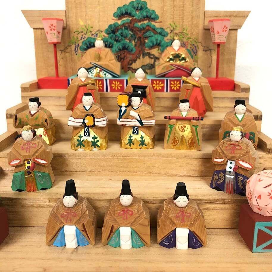 ss8251 【中古】 川口神泉作 一刀彫 段雛飾り 奈良一刀彫 木製