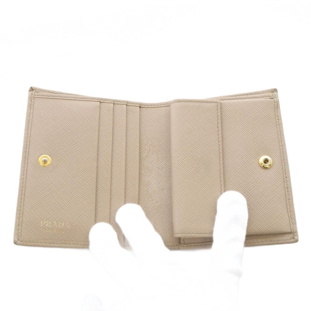 プラダPRADA　ヴェッテロムーブ　コンパクトウォレット　ベージュ系 プラダ PRADA 財布 （ベージュ） -waja bazar - 海外ファッション