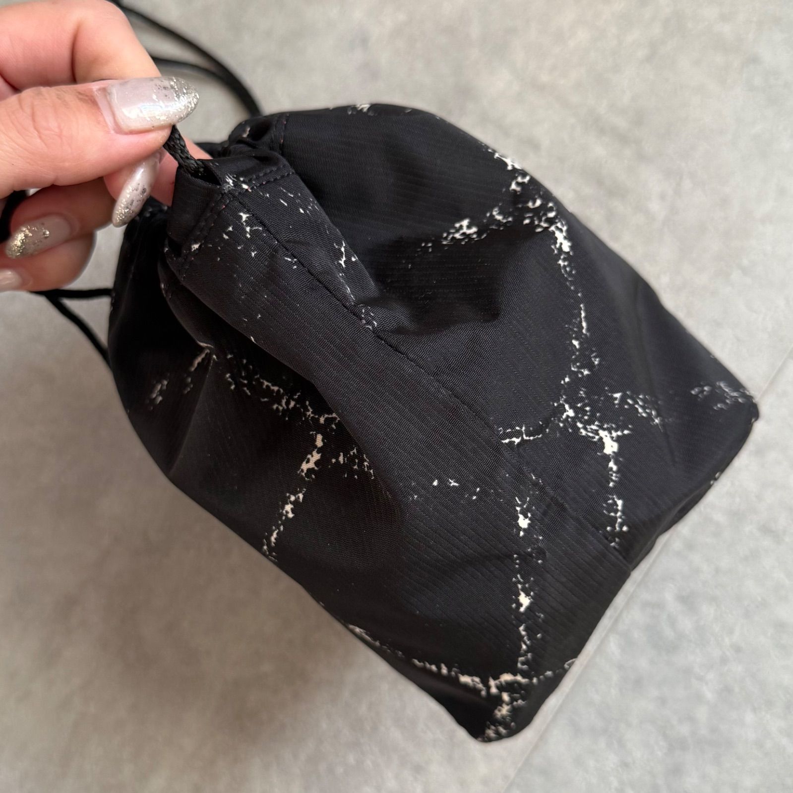 CHANEL巾着バッグ 極美品 CHANEL シャネル 巾着ポーチ ニュートラベルライン ナイロン