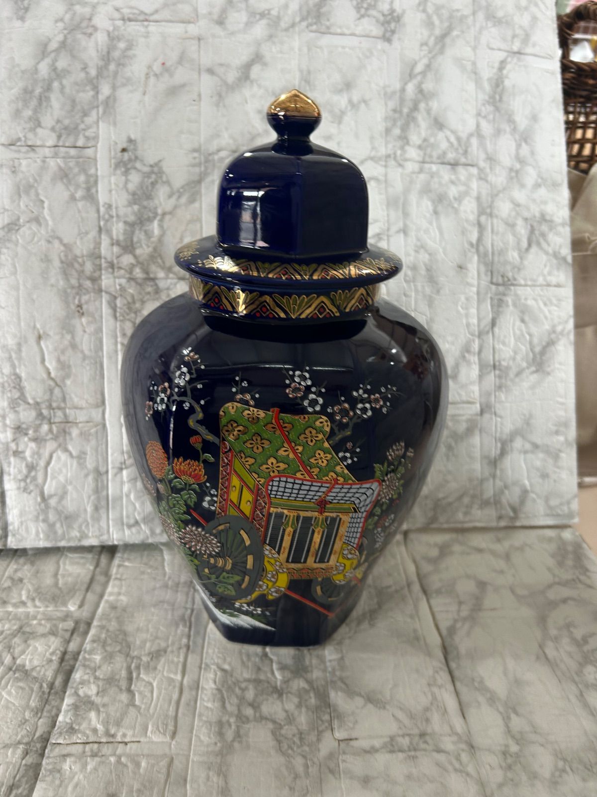 骨董品 蓋付き花瓶 花器 フラワーベース 花柄 - メルカリ