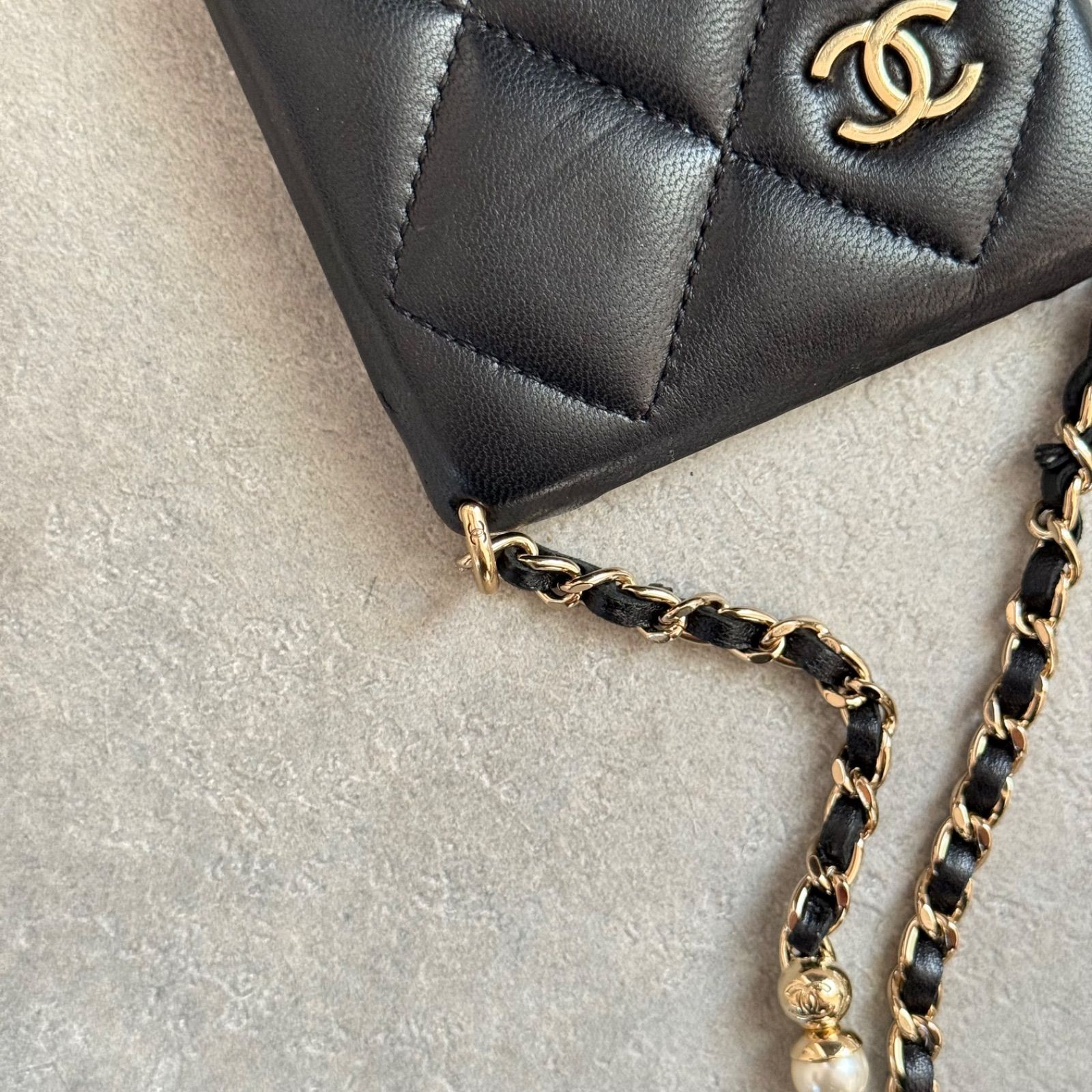 CHANEL シャネル iPhone14ProMax ケース マトラッセ ココマーク パール