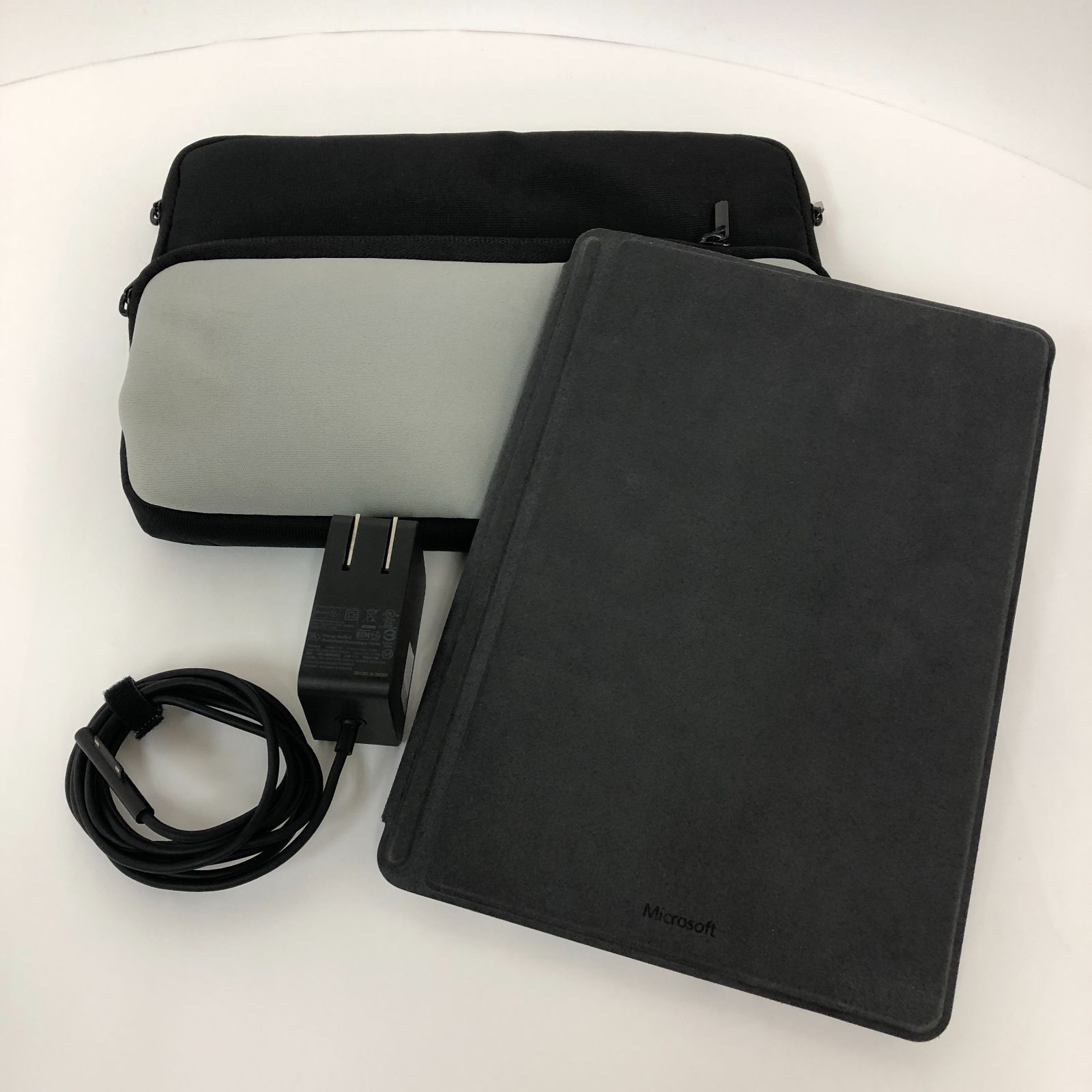 Surface Go 1824 本体 128GB バッテリー最大容量97% Surface Go 1824 本体 128GB バッテリー最大容量97% Surface Go 1824