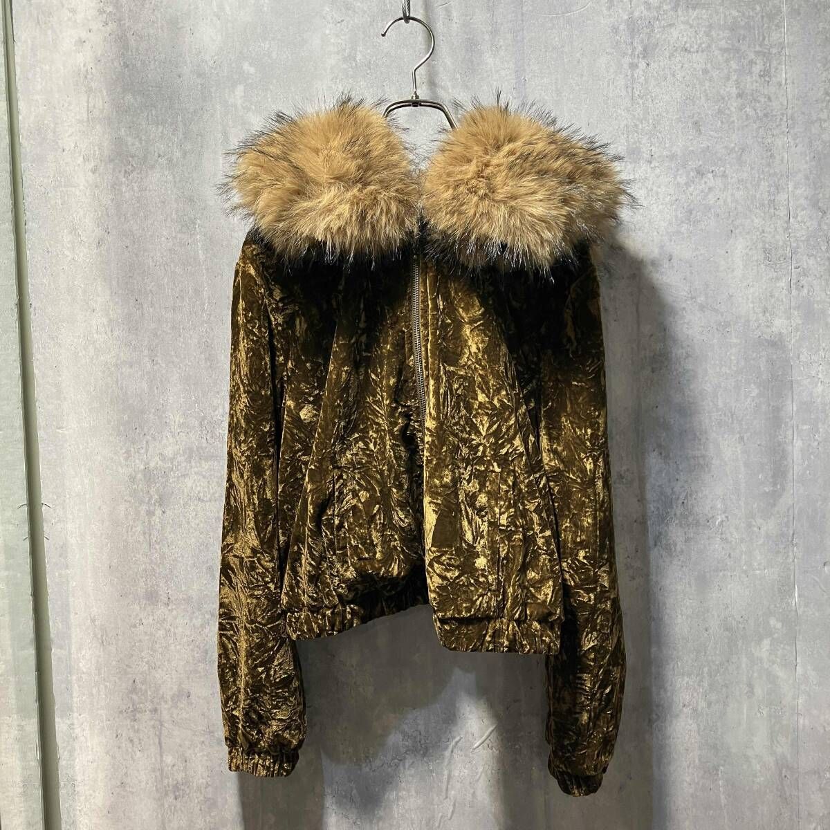 GUESS ジャケット Velvet hooded sweatshirt ゴールド ブラウン ファー 