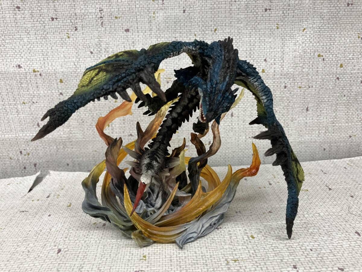 YAMATO  DMA モンスターハンター  火竜 リオレウス亜種＋おまけ元種 YAMATO DMA モンスターハンター 火竜 リオレウス亜種＋おまけ元種