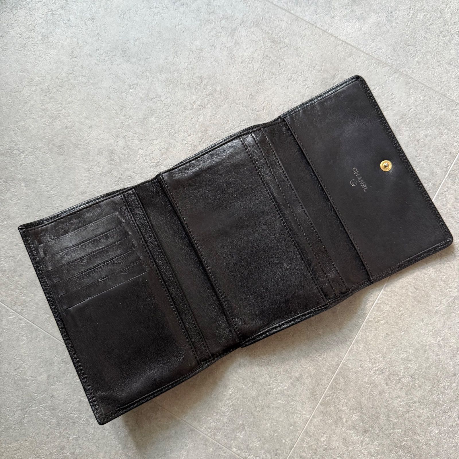 シャネル　デカココ　三つ折り財布　キャビアスキン　黒　チェーンウォレット CHANEL（シャネル） チェーンウォレット ココマーク キャビアスキン