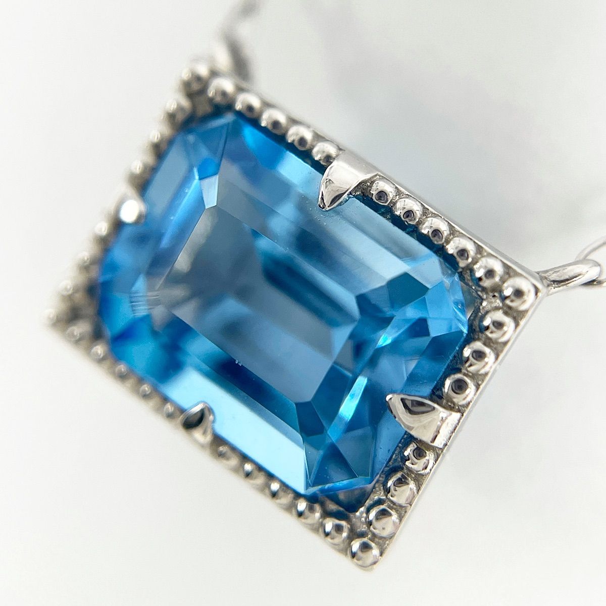 850pt天然トパーズダイヤネックレス850pt チェーン付きで、お得です。 850pt天然トパーズダイヤネックレス850pt チェーン付きで、お得です