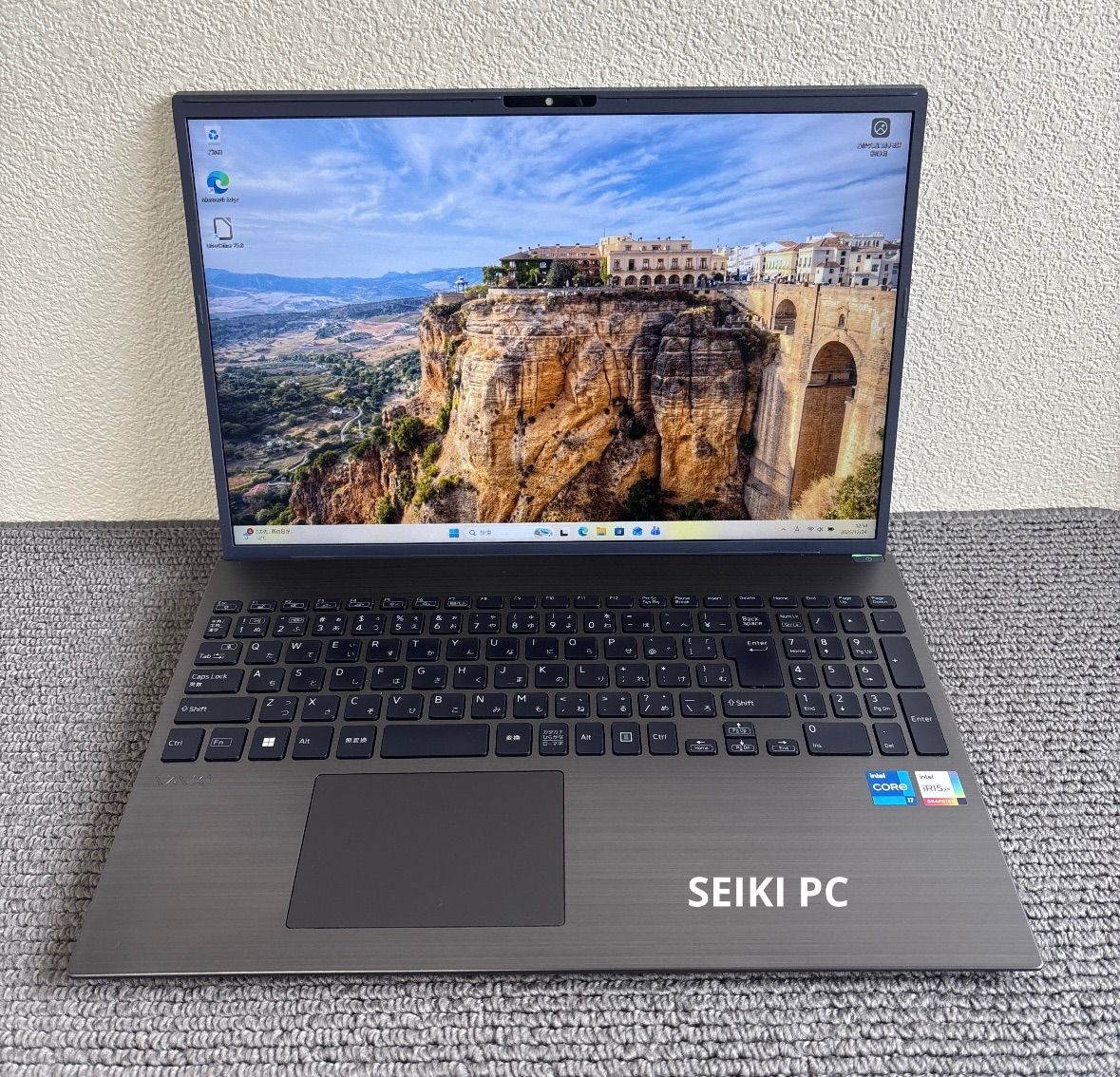 Pro VAIO Sony VJBM118000176 i7-1355U SSD 512GB メモリ16GB Win11 顔
