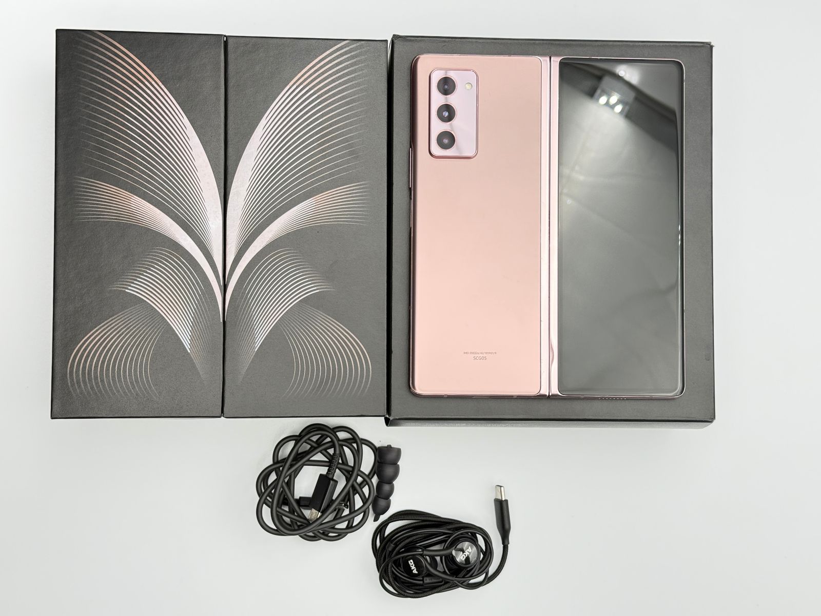 訳あり】Galaxy Z Fold2 5G SCG05 ミスティックブロンズ SIMフリー 白