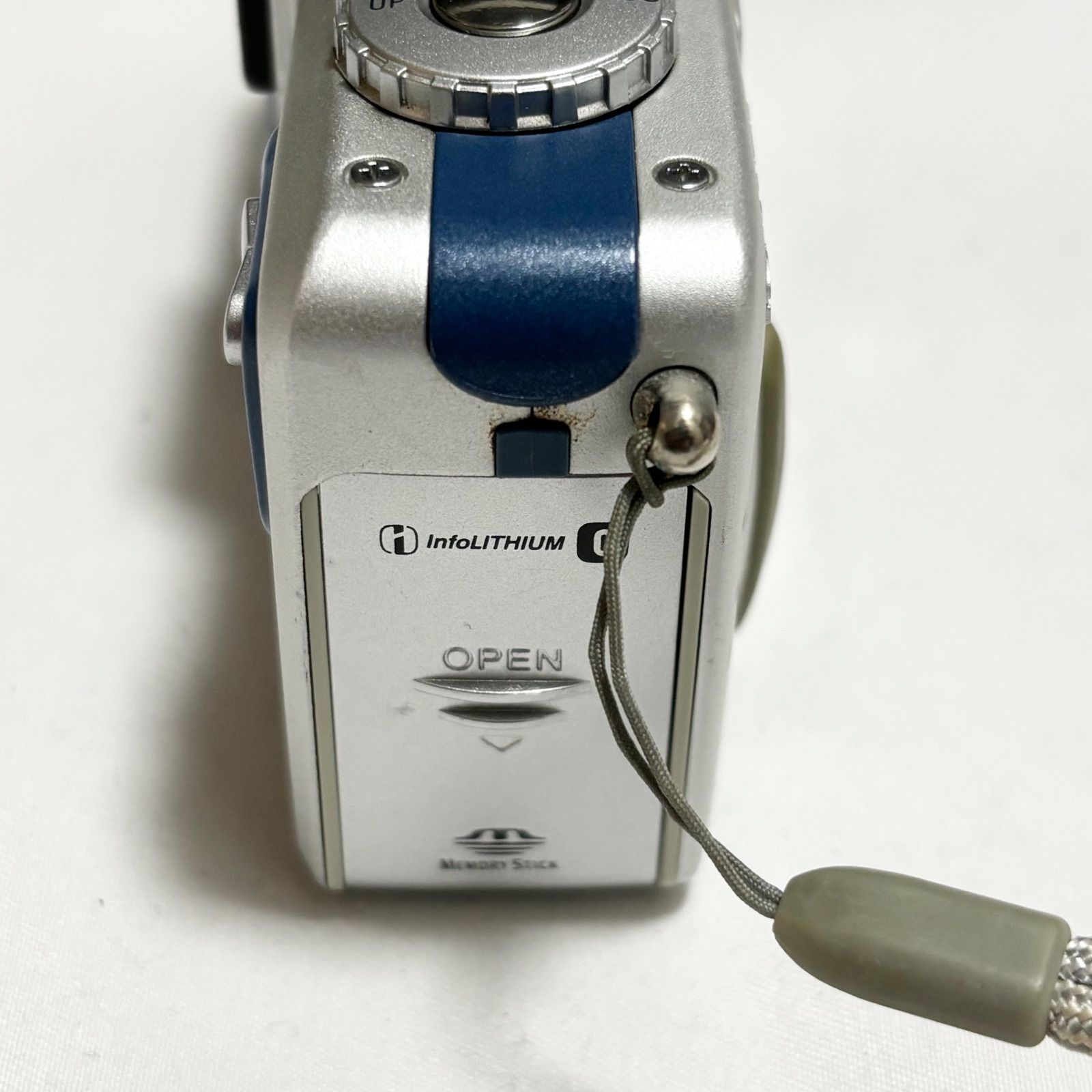 送料無料】SONY/ソニー/Cyber-shot/サイバーショット/DSC-P2/シルバー