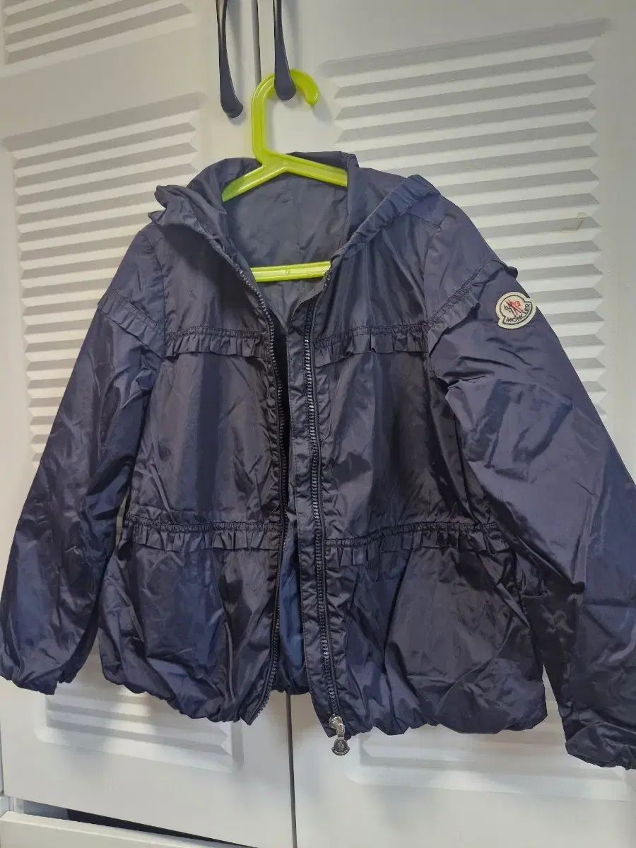 モンクレール キッズ ウィンドブレーカー 140 - メルカリ