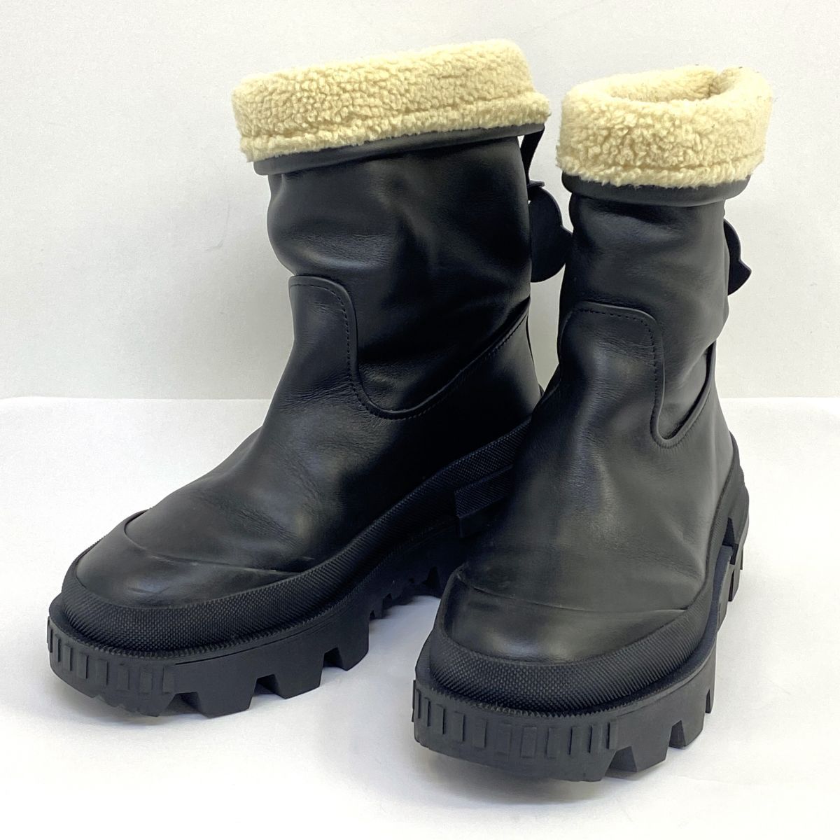 美品　MONCLER ボア付きブーツ MONCLER モンクレール MOSCOVA モスコバ 内ボア ショートブーツ サイズ