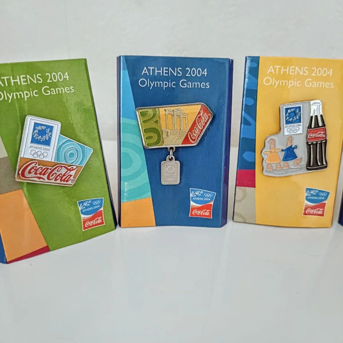 コカ・コーラピンバッジセット - メルカリ