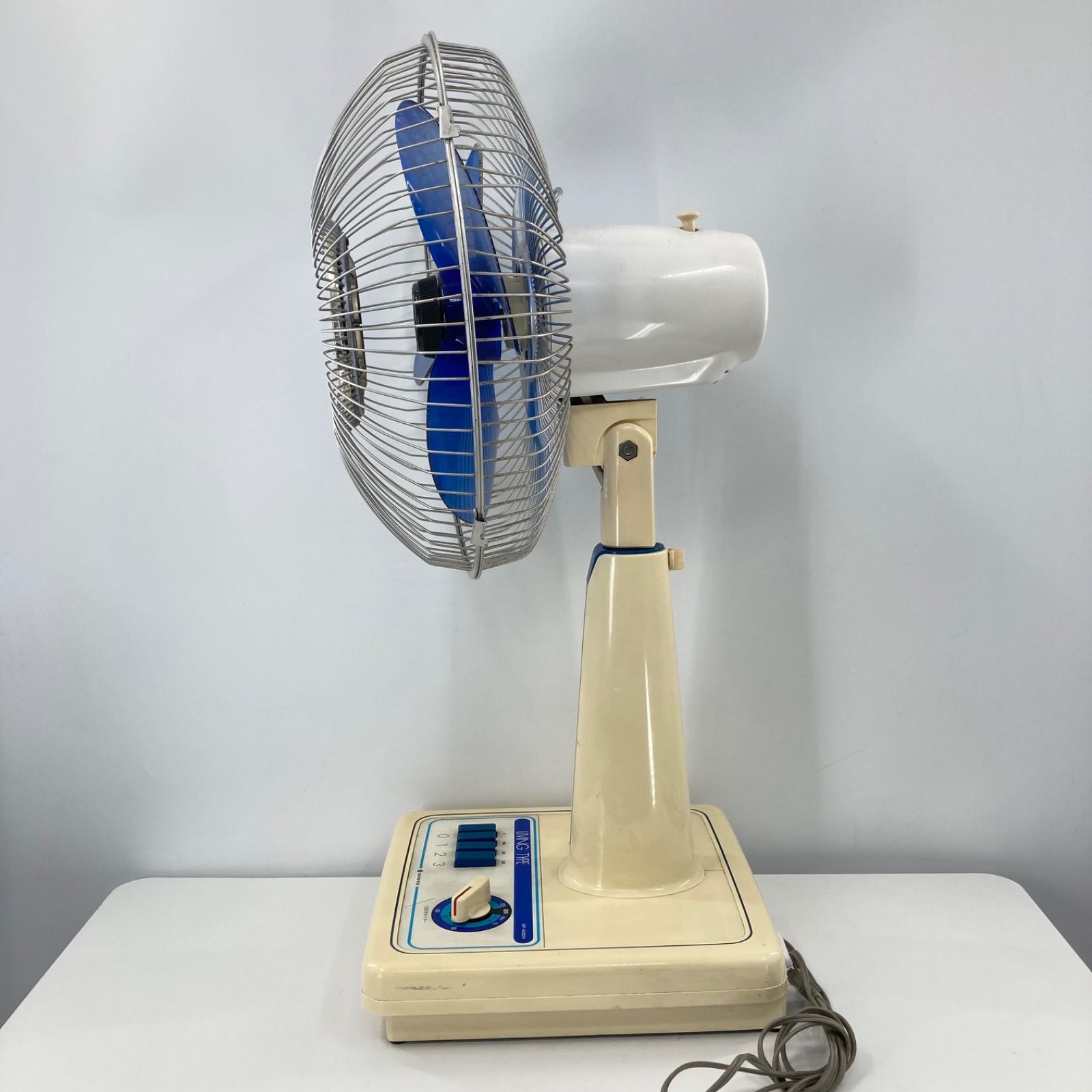 動作品 SANYO サンヨー 扇風機 EF-A30N LIVING TYPE 昭和レトロ 卓上