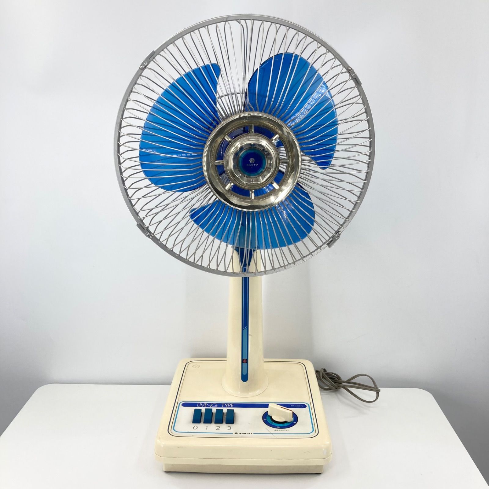 【訳あり】昭和レトロ　扇風機　サンヨー　EF-D30B2 1983年製 サンヨー EF-A30LT レトロ扇風機、ビンテージファン - BURN-UPS!