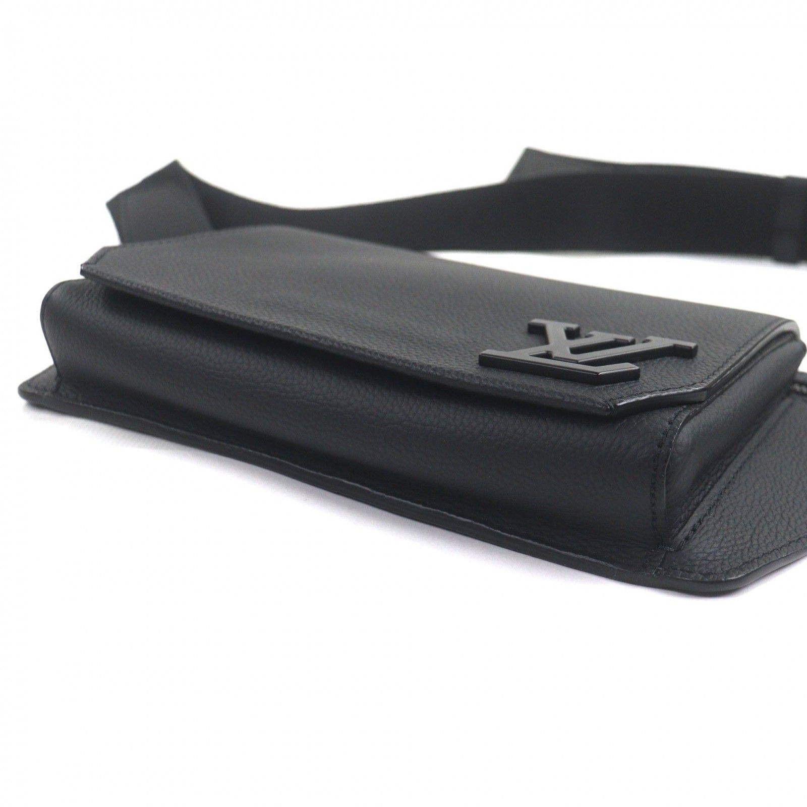 極美品▽LOUIS VUITTON ルイヴィトン M57081 レザー ノワール LV