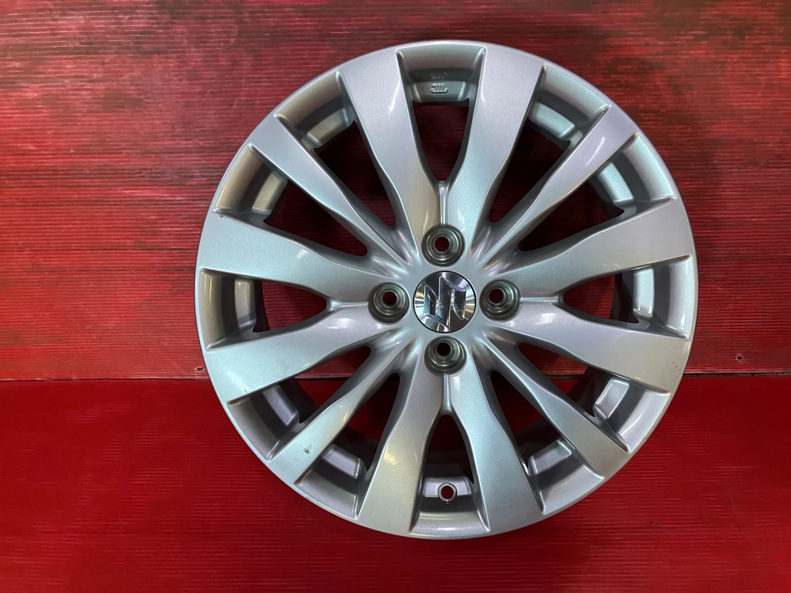 中古アルミ16x6.0スズキスイフト純正4本セット 中古ホイール[16x6.0+45 100/4H スズキ スイフト純正] 4本SET - メルカリ