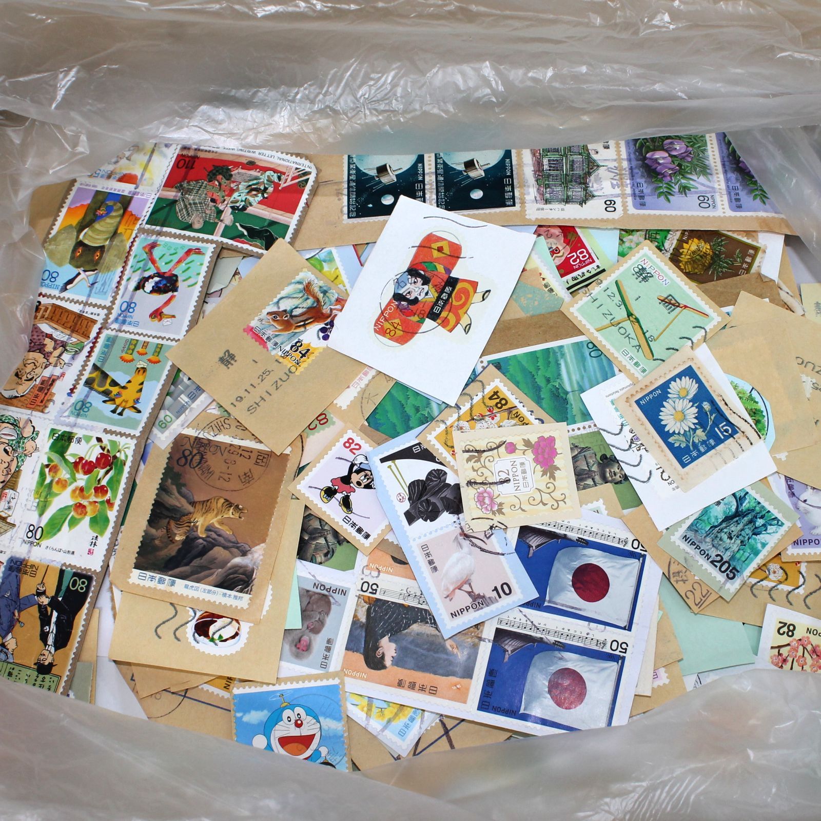 日本の古切手　ディズニーキャラクターズ　16枚 大量3.5kg】使用済み切手 日本 記念切手 キャラクター ドラえもん