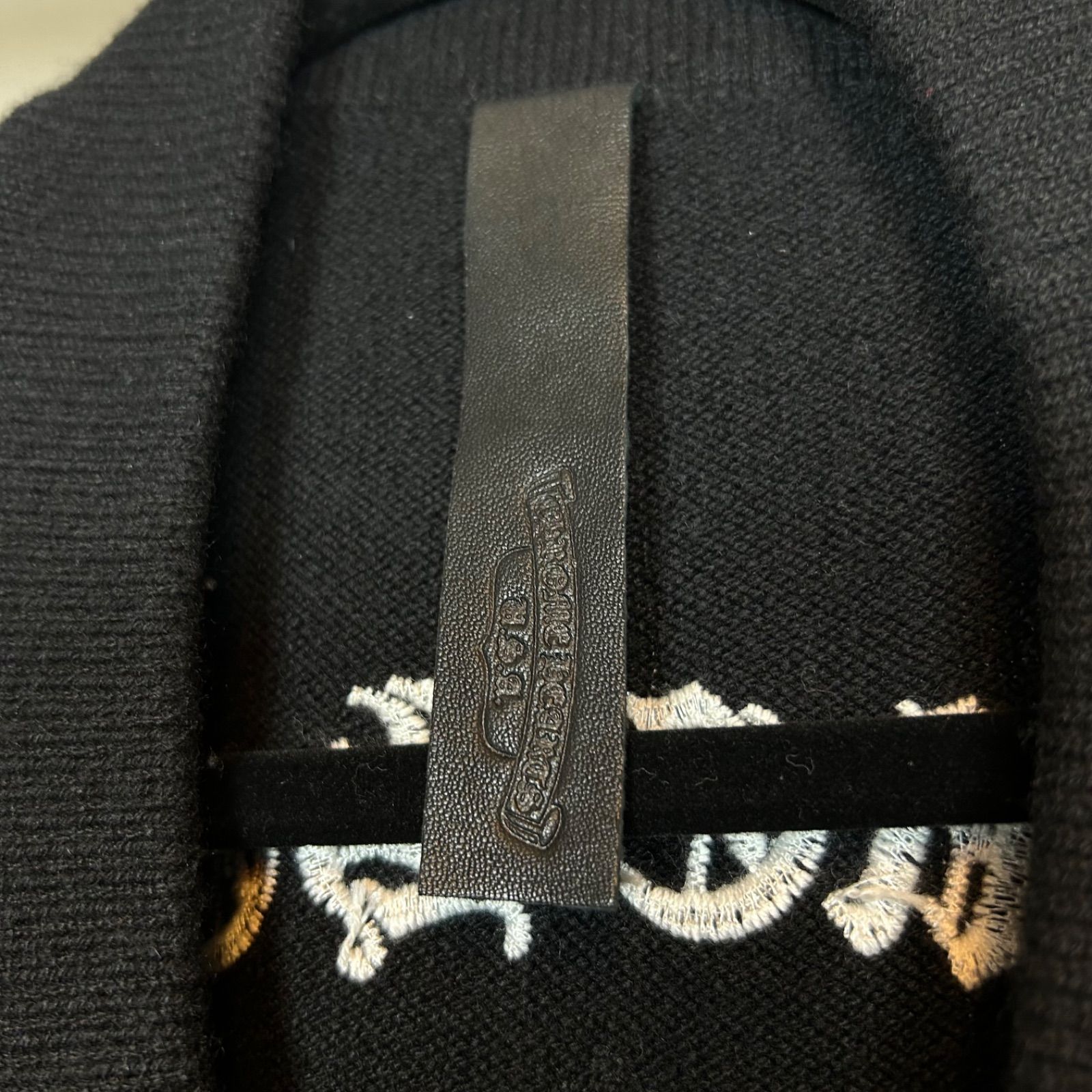 Chrome heartsクロスパッチ付きバック刺繍カシミアニットカーディガン