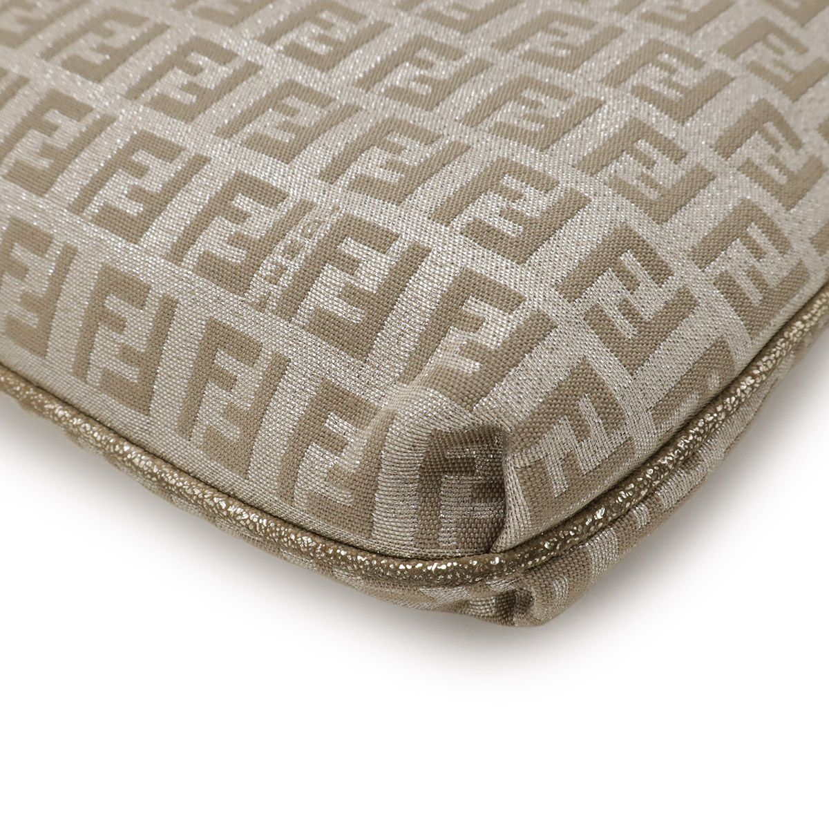 FENDI フェンディ ズッキーノ柄 ショルダーバッグ ポシェット 斜め掛け