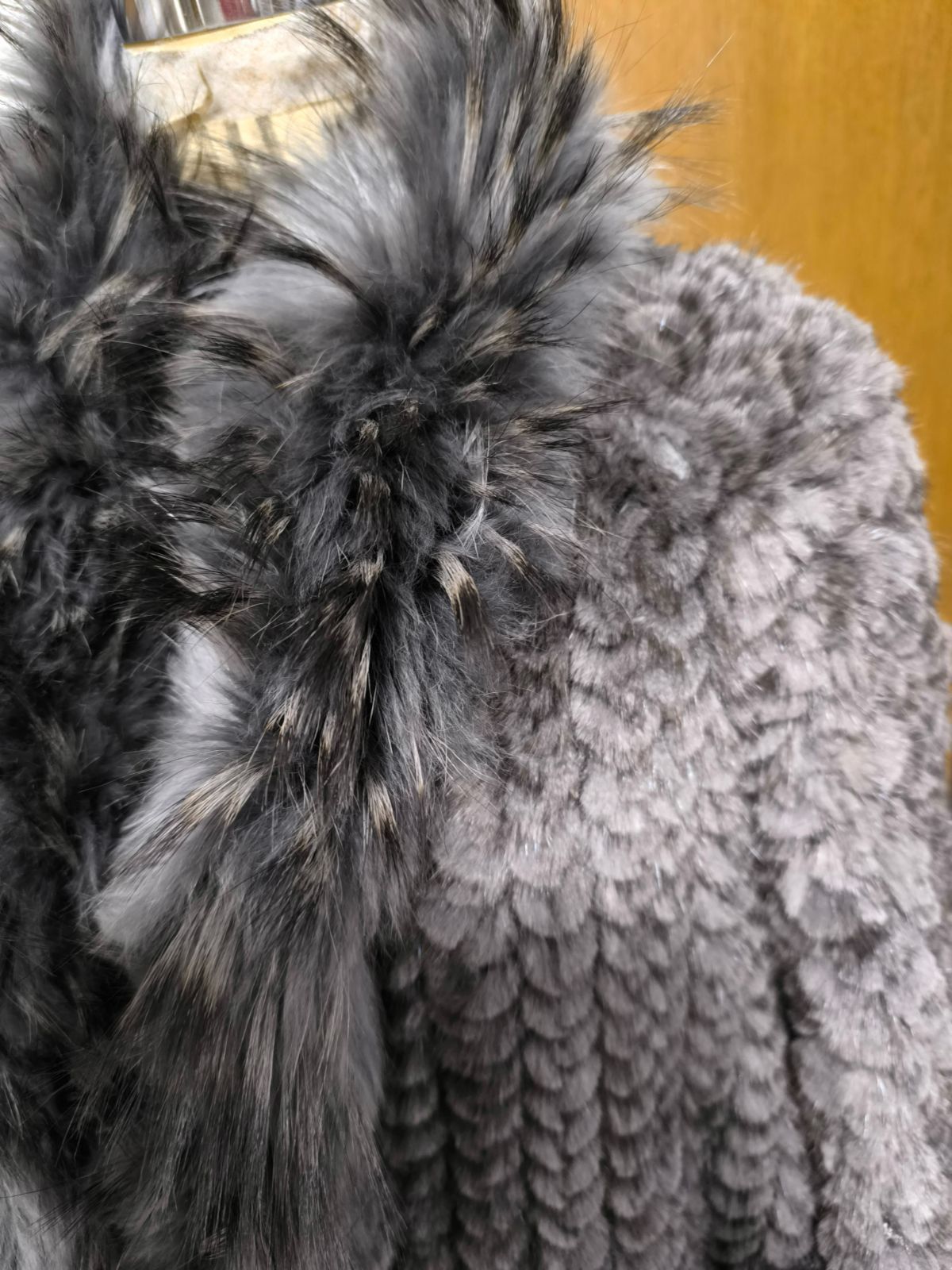 伊太利屋 近年モデル ミンク ラクーンファー 毛皮コート グレー ミンクコート グレー - メルカリ