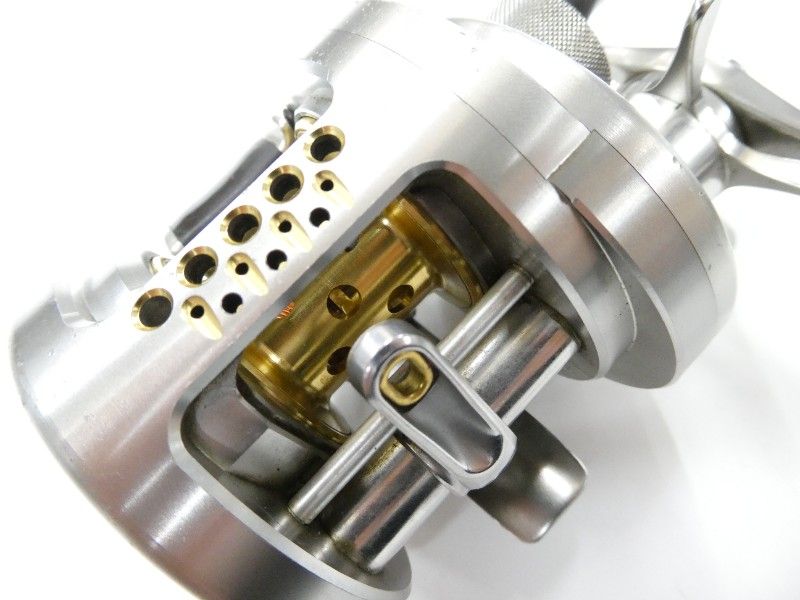 シマノ 04カルカッタコンクエスト 101DC (01-8112150022) - メルカリ