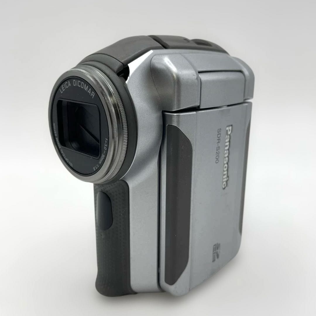 【未使用品】 Panasonic SDR-S200 シルバー　ビデオカメラ Panasonic SDR-S200 ビデオカメラ Amazon.co.jp: パナソニック SD