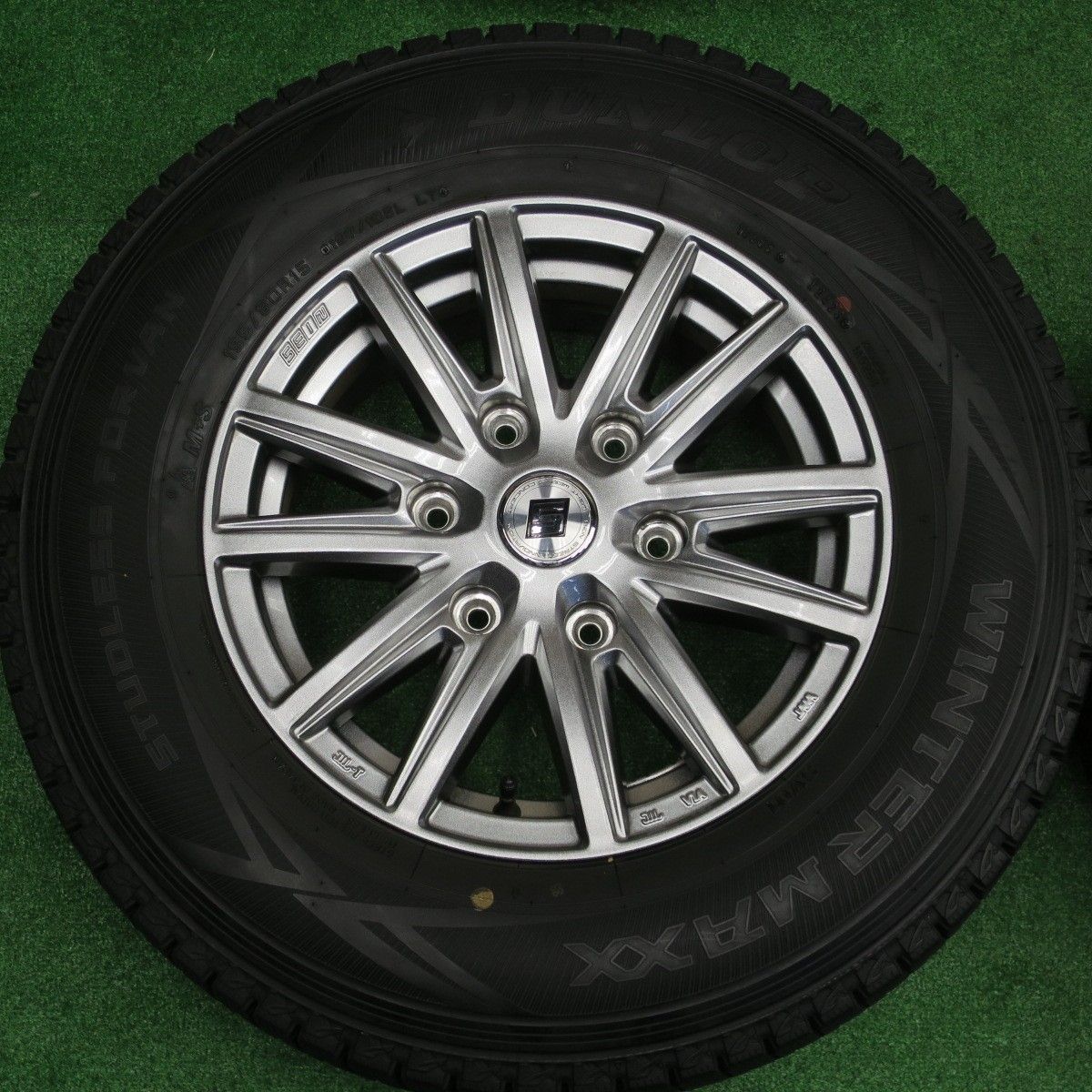 ②【バリ溝国産】 195/80R15 107/105 ダンロップ WM SV01 DUNLOP WINTER MAXX SV01 195/80R15 107/105L LT 15インチ