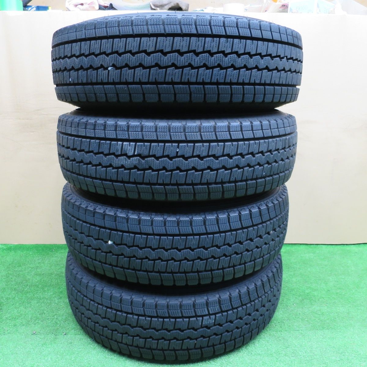 ②【バリ溝国産】 195/80R15 107/105 ダンロップ WM SV01 DUNLOP WINTER MAXX SV01 195/80R15 107/105L LT 15インチ