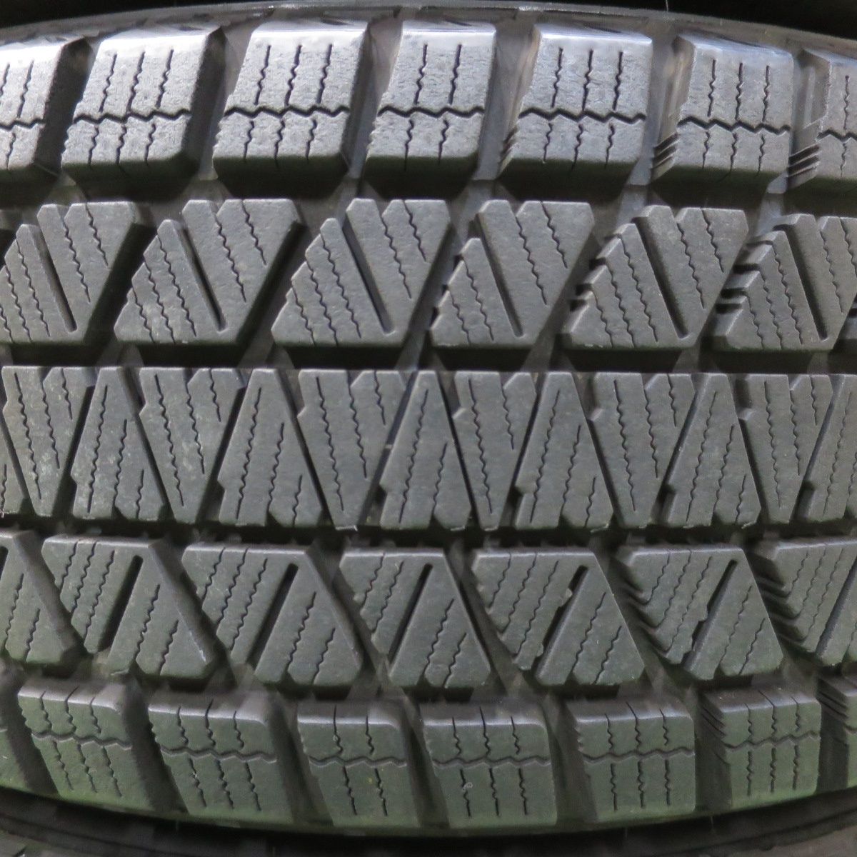 バリ溝！22年！9.5分☆スタッドレス 225/65R17 ブリヂストン 