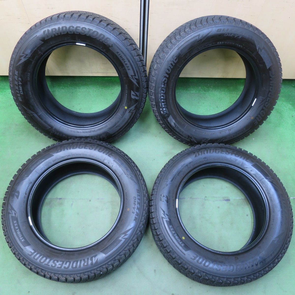 バリ溝！22年！9.5分☆スタッドレス 225/65R17 ブリヂストン