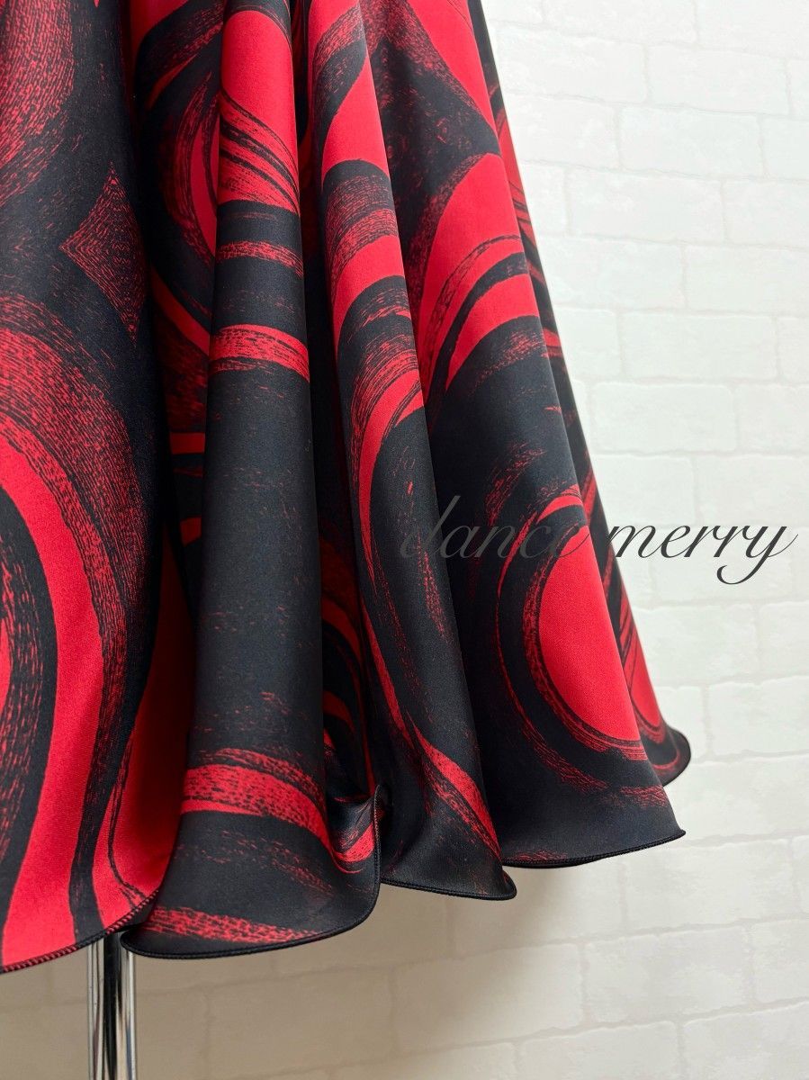 新品 フレアー最大！ パソドブレ パソ ワルツ 社交ダンス スカート 黒