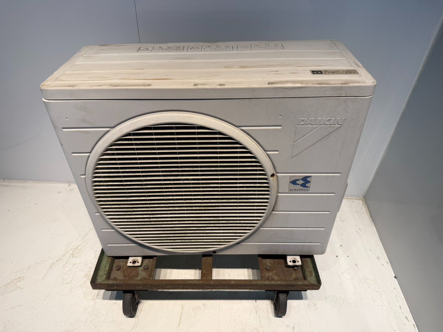 298 DAIKIN 2012年製エアコン 8～10畳用 整備済み - メルカリ