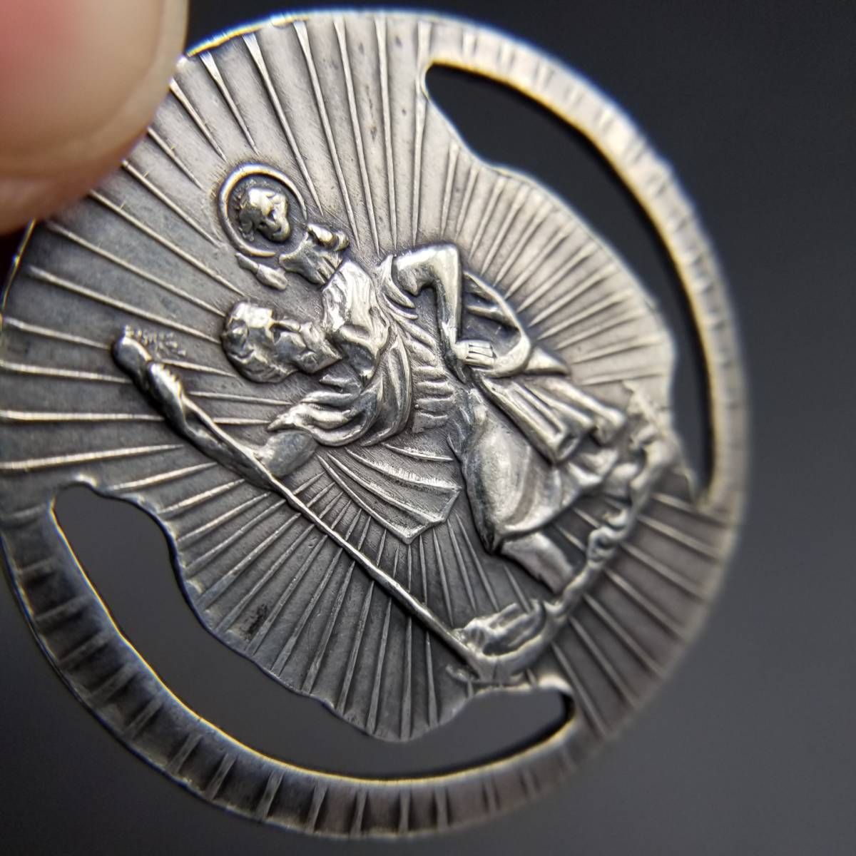 オーストリア Kitzbuhel 紋章 聖クリストファー シルバーメッキ ヴィンテージ チャーム ペンダント St. Christopher 宗教メダル Y13-T オーストリア Kitzbuhel 紋章 聖クリストファー シルバーメッキ