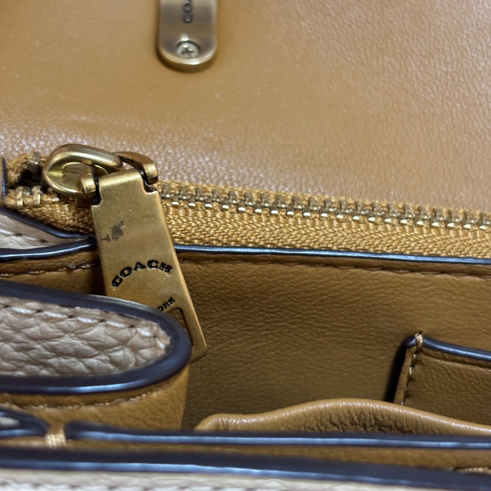 ☆ COACH コーチ ショルダーバッグ ホワイト レザー 馬車ロゴ 