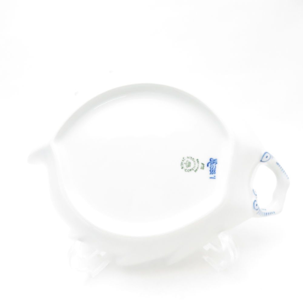 ロイヤルコペンハーゲン ブルーフルーテッド リーフディッシュ　デンマーク製 ROYAL COPENHAGEN (ロイヤル・コペンハーゲン) リーフディッシュ